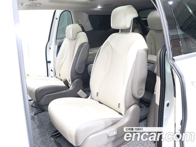 Kia Carnival 2024 — Фото 14/20