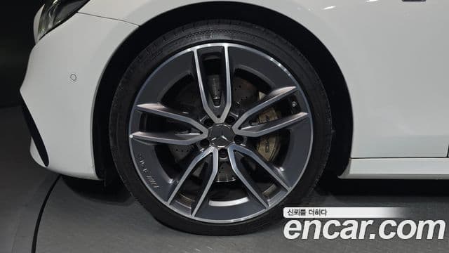Mercedes-Benz E-Class 2019 — ფოტო 5/20