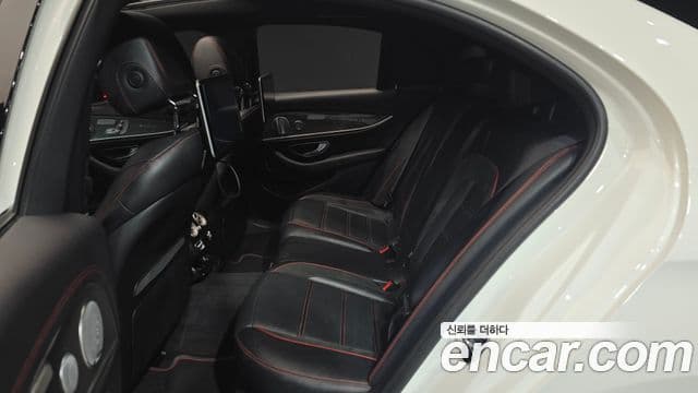 Mercedes-Benz E-Class 2019 — ფოტო 12/20
