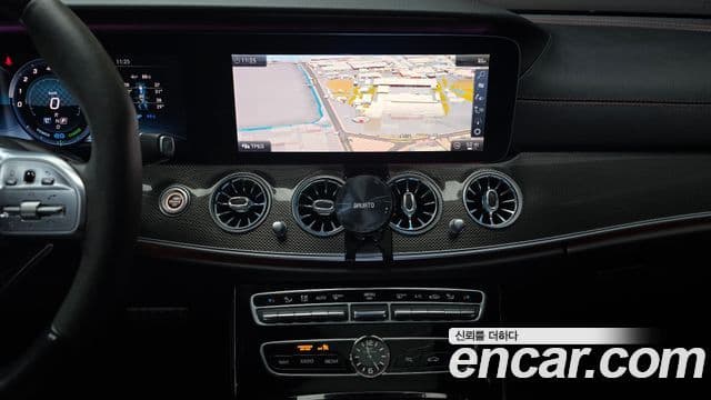 Mercedes-Benz E-Class 2019 — ფოტო 14/20