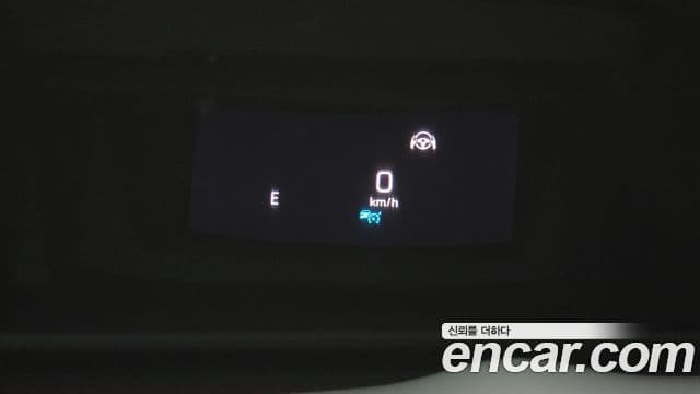 Mercedes-Benz E-Class 2019 — ფოტო 18/20