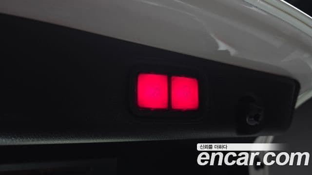 Mercedes-Benz E-Class 2019 — ფოტო 20/20