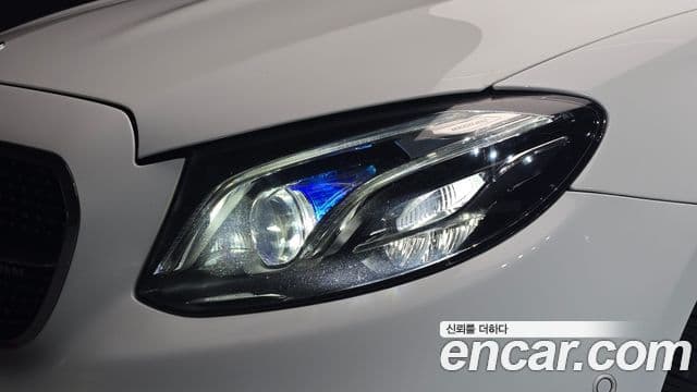 Mercedes-Benz E-Class 2019 — Photo 34/35
