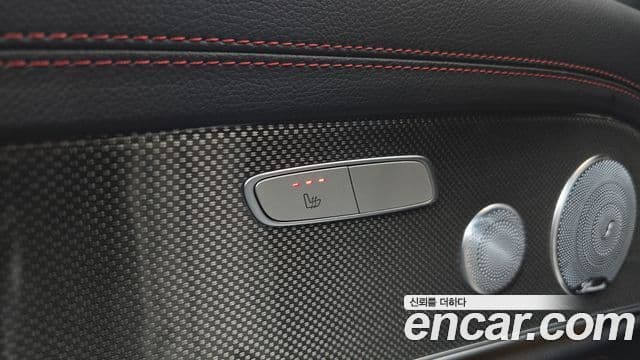 Mercedes-Benz E-Class 2019 — Photo 18/35