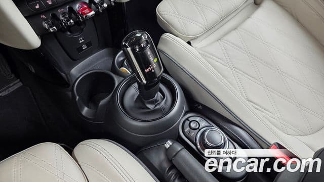 Mini Cooper S 2022 — ფოტო 7/20