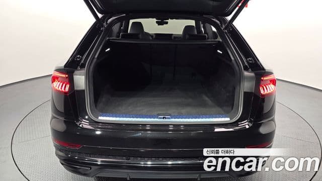 Audi Q7 2022 — ფოტო 20/20