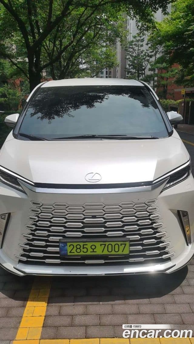 Lexus LM 2024 — ფოტო 6/6