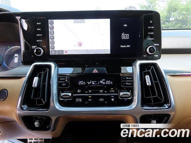 Kia Sorento 2023 — ფოტო 11/20