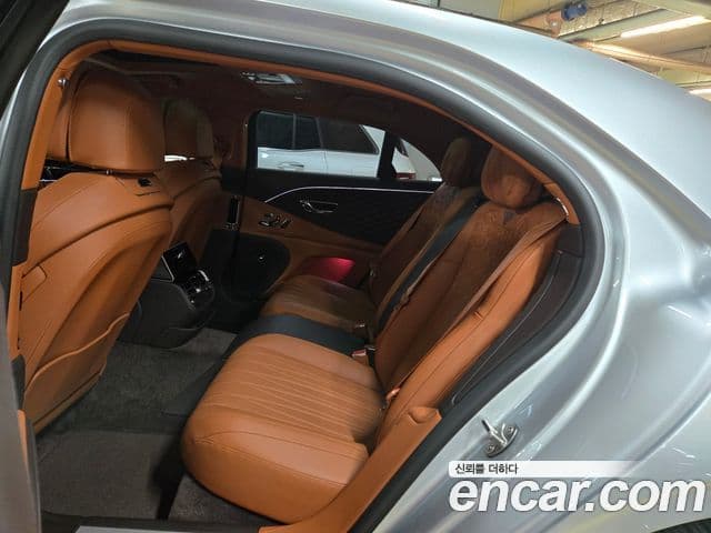 Bentley Flying Spur 2021 — Photo 18/20