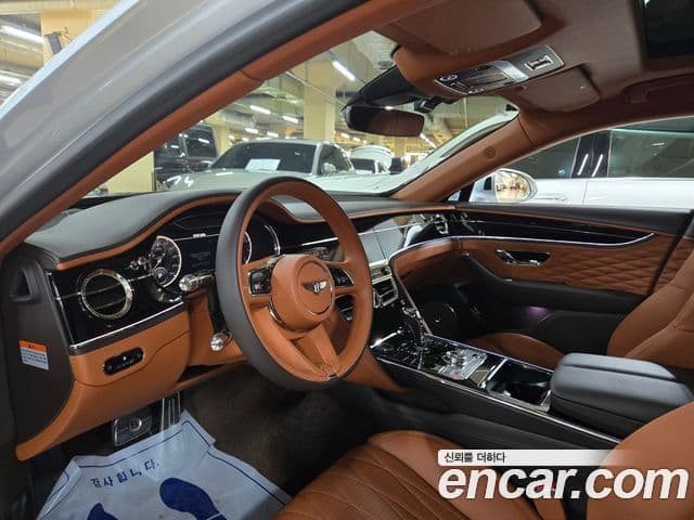 Bentley Flying Spur 2021 — Photo 8/20