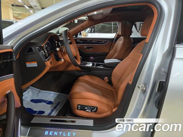 Bentley Flying Spur 2021 — Photo 7/20