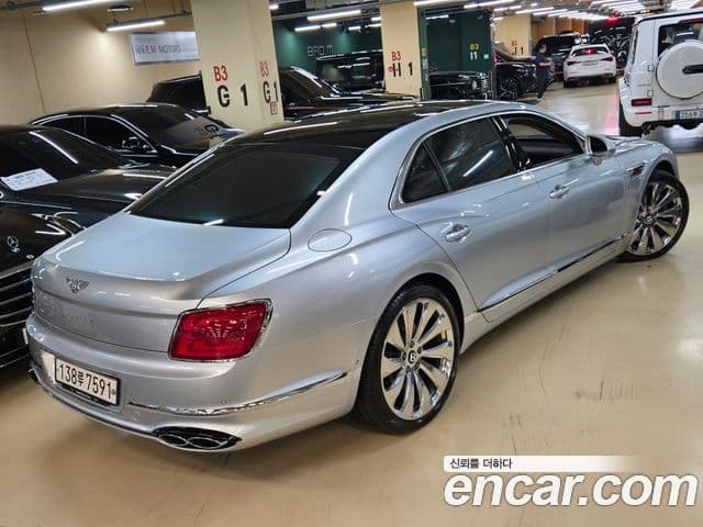 Bentley Flying Spur 2021 — Photo 19/20
