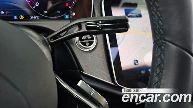 Mercedes-Benz E-Class 2025 — Photo 11/20