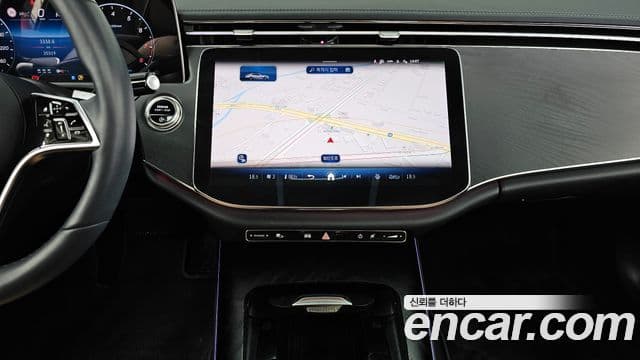 Mercedes-Benz E-Class 2025 — Photo 3/20