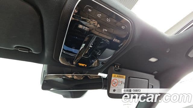 Mercedes-Benz E-Class 2025 — Photo 17/20