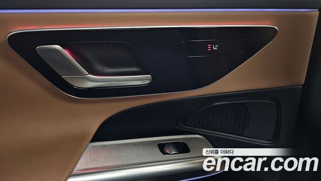 Mercedes-Benz E-Class 2025 — Photo 7/20