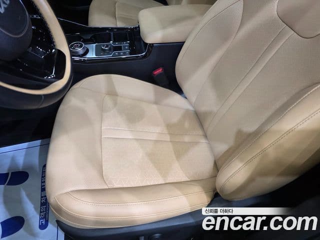 Kia Sorento 2023 — ფოტო 15/20