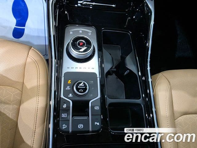 Kia Sorento 2023 — ფოტო 18/20