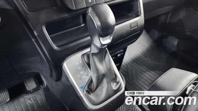 Hyundai Staria 2021 — Фото 9/20