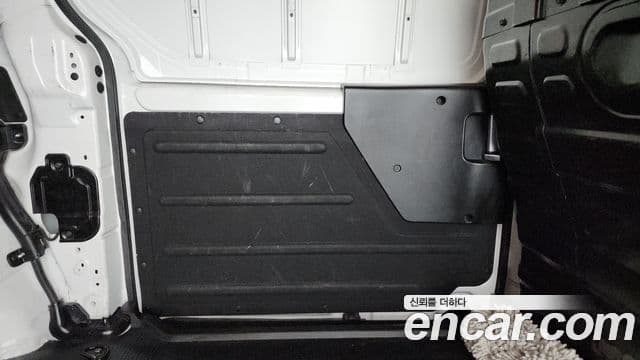 Hyundai Staria 2021 — Photo 25/33