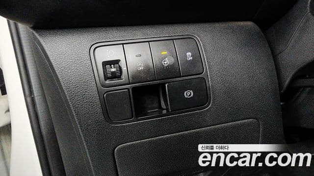 Hyundai Staria 2021 — Photo 8/33
