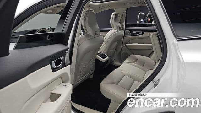 Volvo XC60 2025 — Şəkil 12/20
