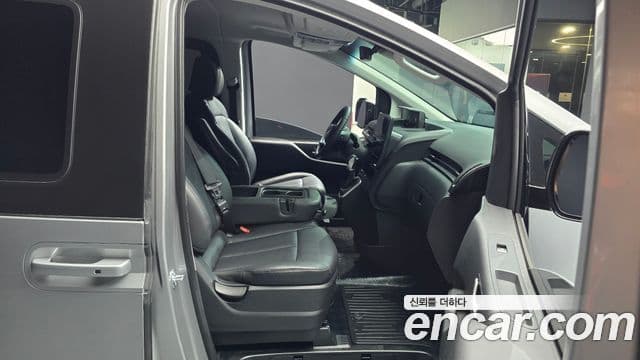 Hyundai Staria 2025 — Фото 11/20