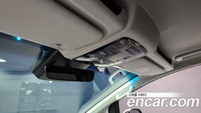 Hyundai Staria 2025 — Фото 17/20