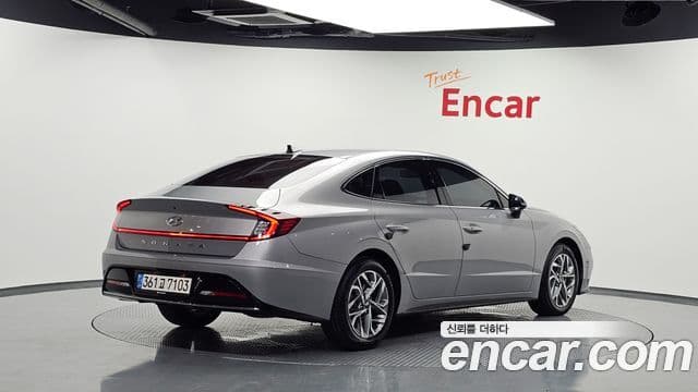 Hyundai Sonata 2022 — ფოტო 2/20