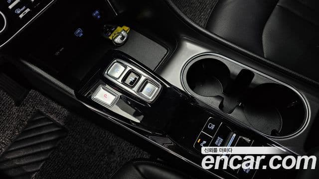 Hyundai Sonata 2022 — ფოტო 9/20