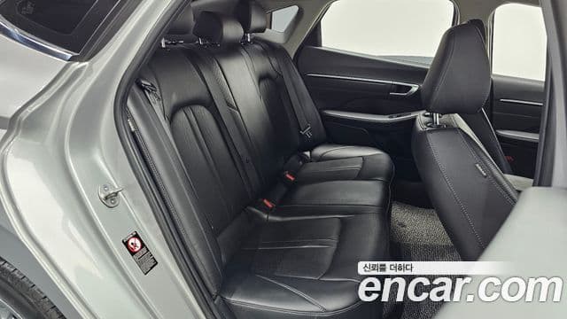 Hyundai Sonata 2022 — ფოტო 11/20