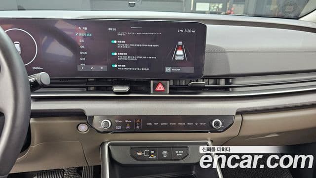 Kia Carnival 2024 — ფოტო 14/20