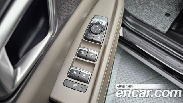 Kia Carnival 2024 — ფოტო 17/20