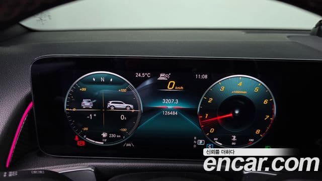 Mercedes-Benz GLB-Class 2021 — ფოტო 8/20