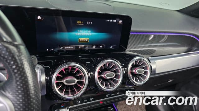Mercedes-Benz GLB-Class 2021 — ფოტო 15/20