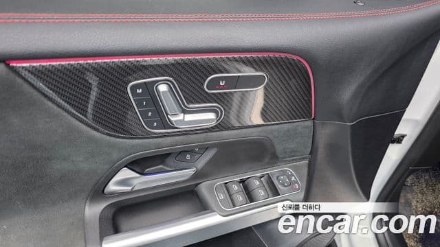 Mercedes-Benz GLB-Class 2021 — фото 20 из 20