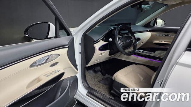 Genesis GV70 2021 — Şəkil 10/20