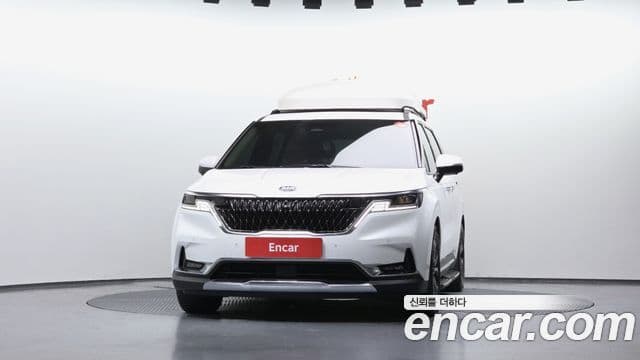 Kia Carnival 2021 — ფოტო 3/20
