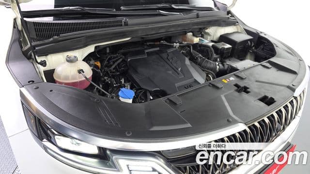 Kia Carnival 2021 — ფოტო 6/20