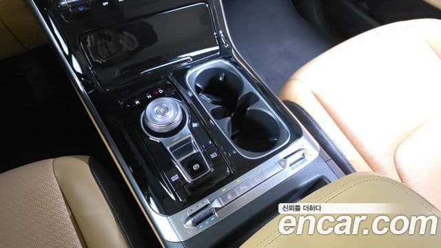 Kia Carnival 2021 — ფოტო 9/20