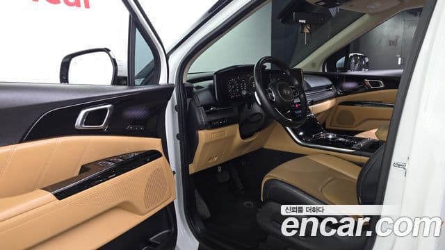 Kia Carnival 2021 — ფოტო 10/20