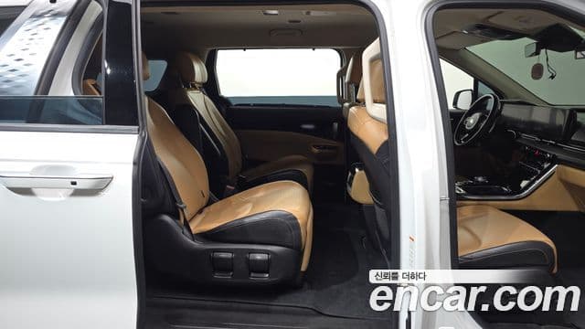 Kia Carnival 2021 — ფოტო 12/20