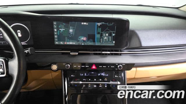 Kia Carnival 2021 — ფოტო 14/20