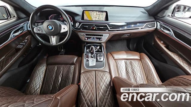 BMW 7 Series 2021 — фото 7 из 20