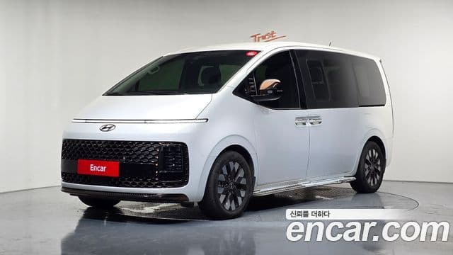 Hyundai Staria 2022 — Фото 1/20