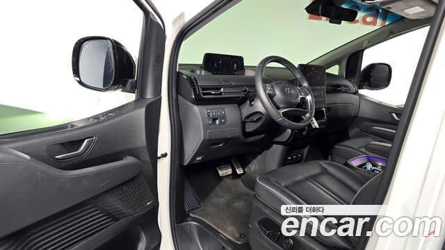 Hyundai Staria 2022 — Фото 10/20