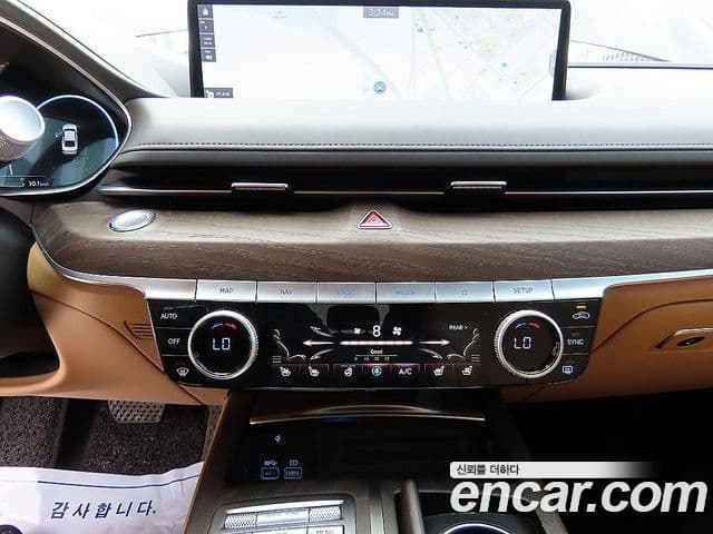 Genesis Electrified G80 2023 — фото 14 из 20