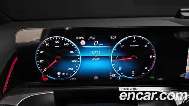 Mercedes-Benz GLB-Class 2022 — ფოტო 8/20