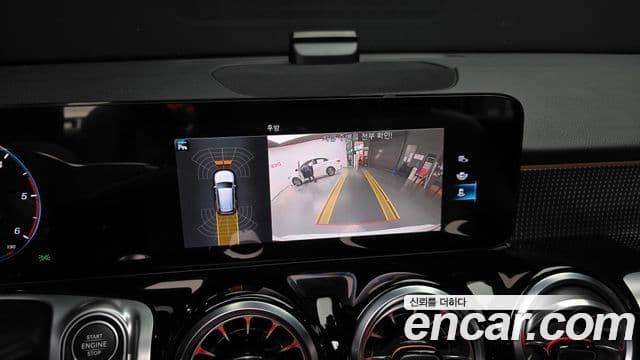 Mercedes-Benz GLB-Class 2022 — ფოტო 16/20