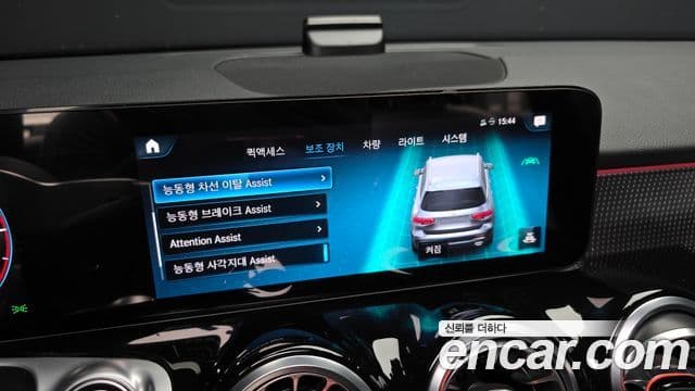 Mercedes-Benz GLB-Class 2022 — ფოტო 19/20